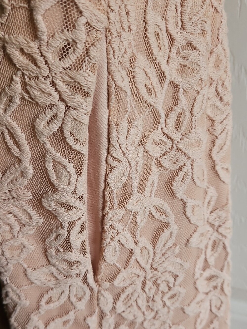 SALE! NWT Torrid Dusty Rose Lace V-Neck Midi Dress - Picture 4 of 5